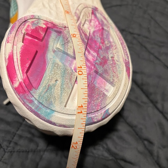 Jordan’s with cool color way EUC - Picture 12 of 13